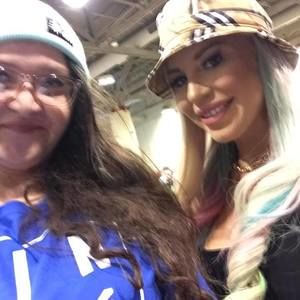 Meet your Posher, Nadia